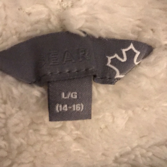 A sweater - Picture 2 of 2